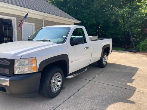 Used 2013 Chevrolet Silverado 1500 W/T RWD image 1