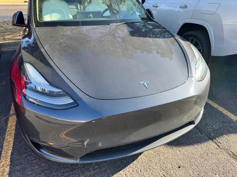 Used 2022 Tesla Model Y Long Range image 6