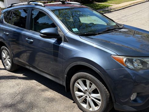 Used 2013 Toyota RAV4 Limited AWD/4WD image 8