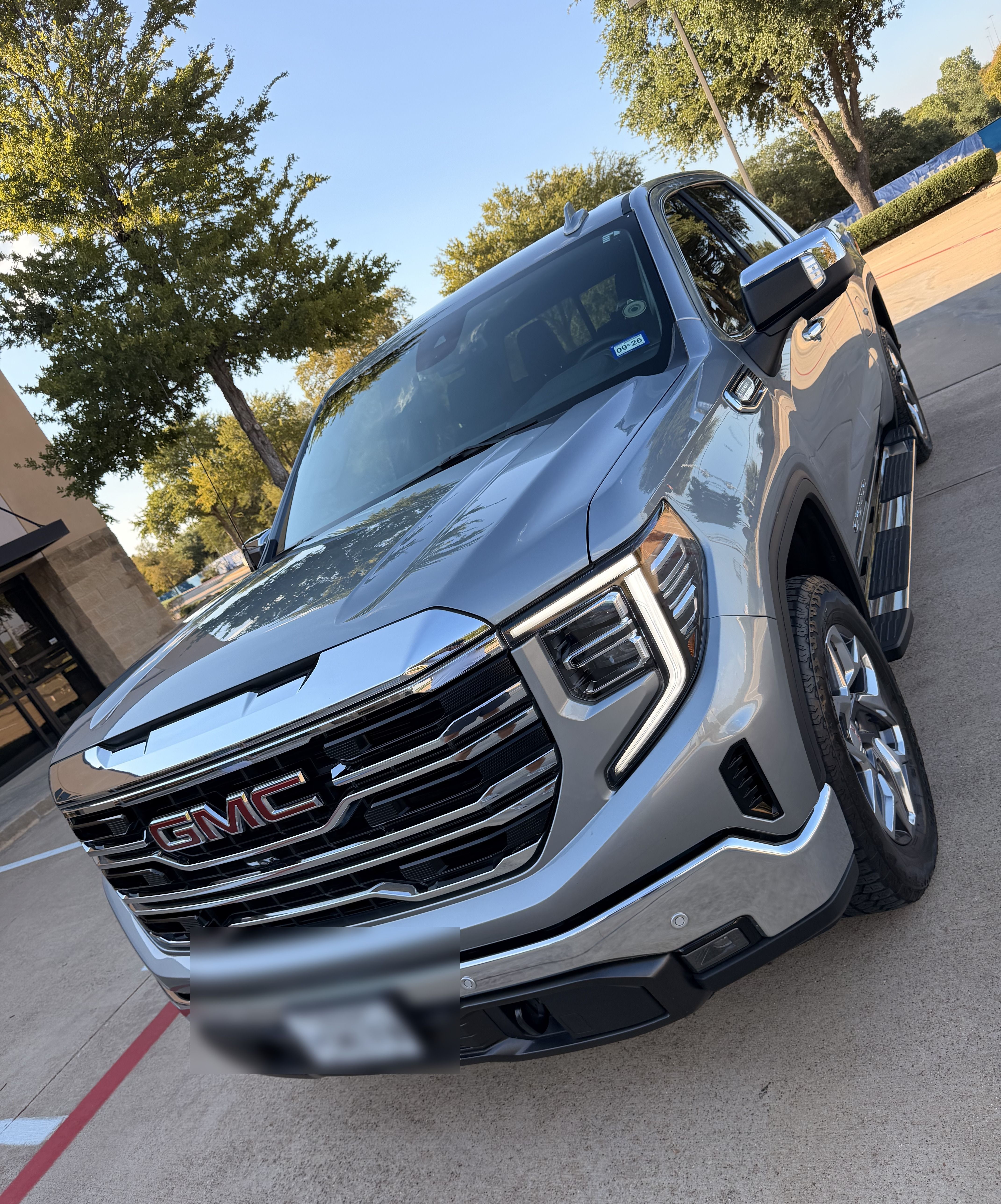 Used 2024 GMC Sierra 1500 SLT AWD/4WD image 1