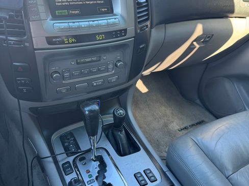 Used 2007 Toyota Land Cruiser image 12