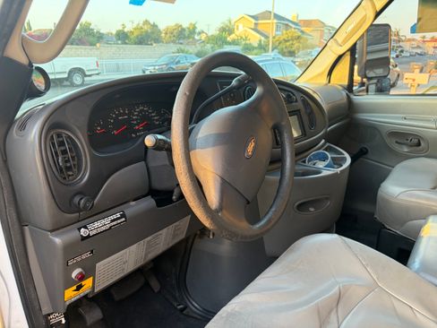 Used 2007 Ford E-450 and Econoline 450 RWD image 5