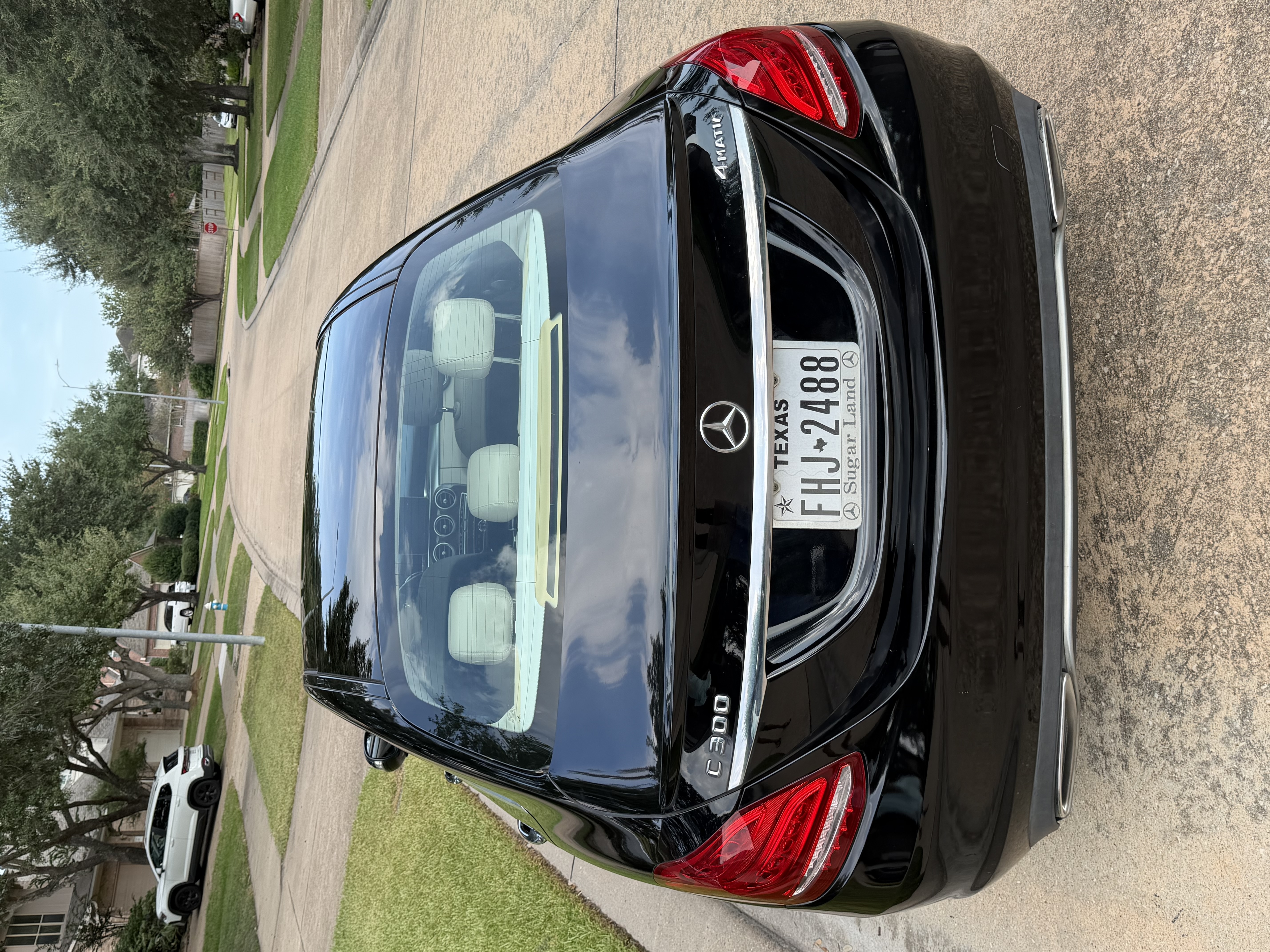 Used 2015 Mercedes-Benz C 300 4MATIC Sedan image 2