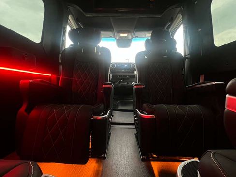 Used 2023 Mercedes-Benz Sprinter 2500 image 8