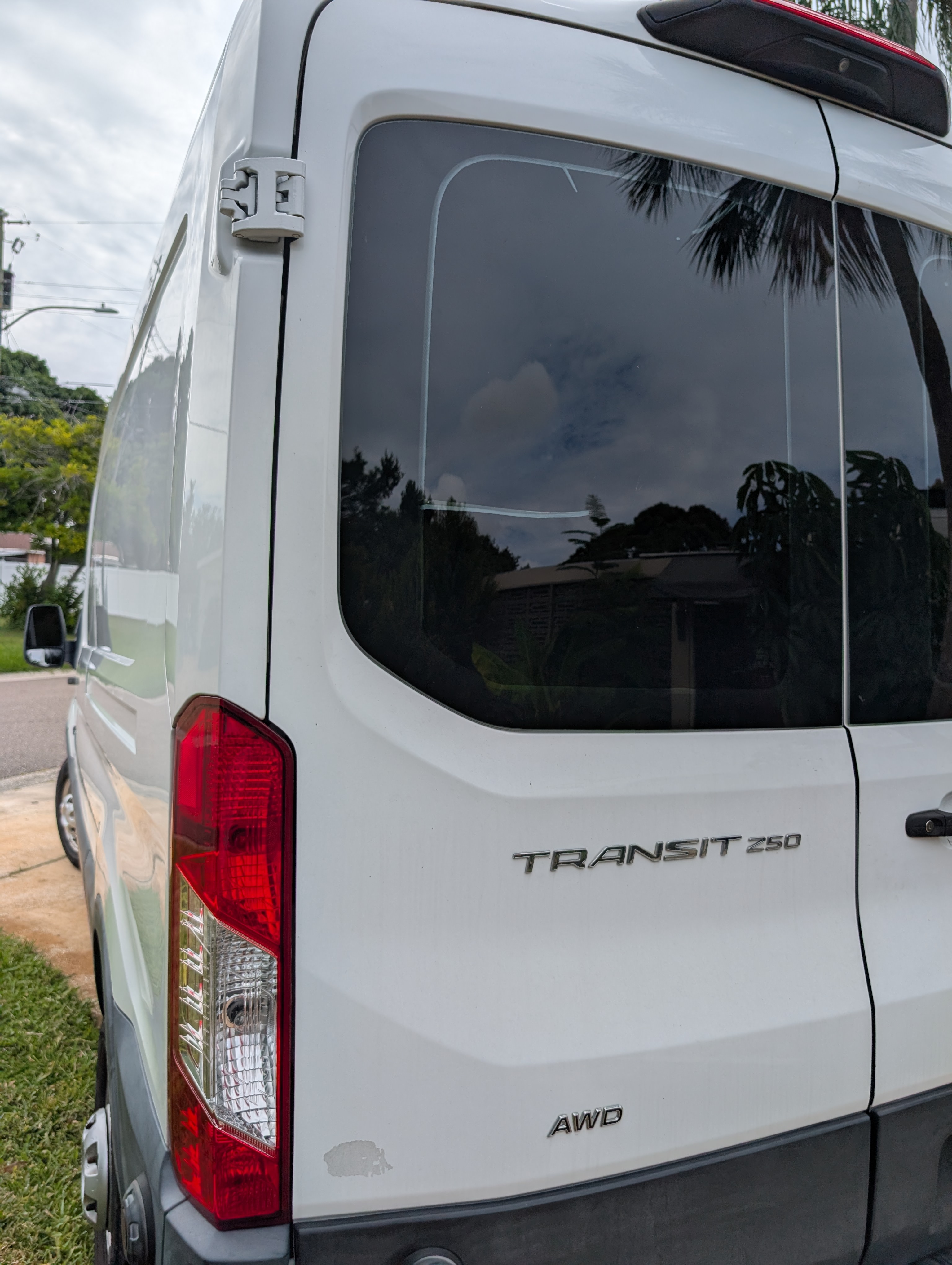 Used 2020 Ford Transit 250 Medium Roof AWD w/ Interior Upgrade Package image 2