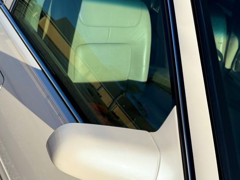 Used 1999 Cadillac De Ville Sedan w/ Comfort/Convenience Pkg image 5