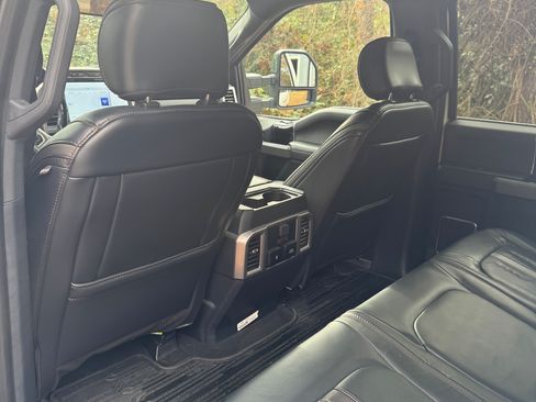 Used 2022 Ford F250 Platinum w/ Tremor Off-Road Package image 18