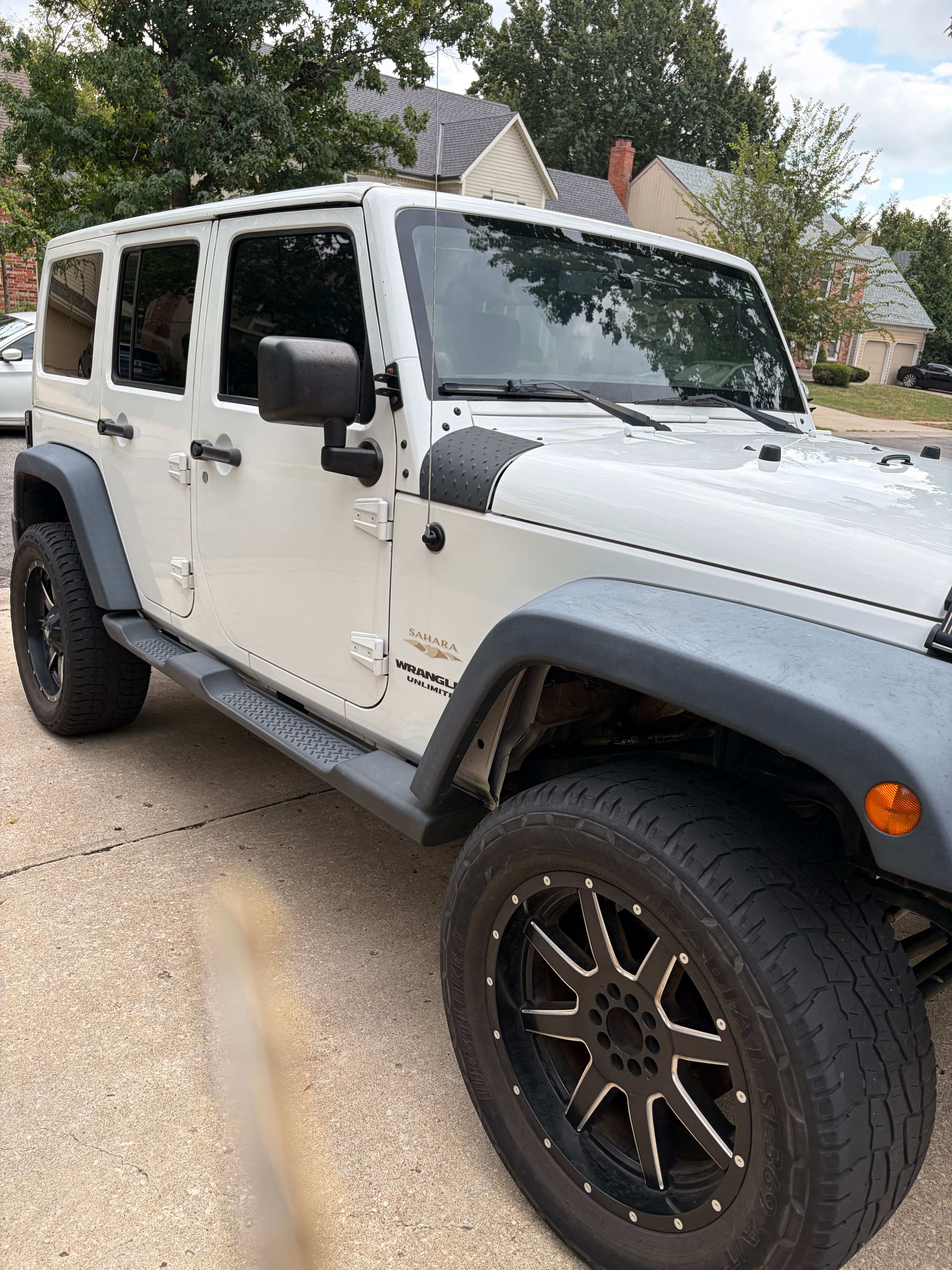 Used 2012 Jeep Wrangler Unlimited Sahara w/ Connectivity Group AWD/4WD image 4