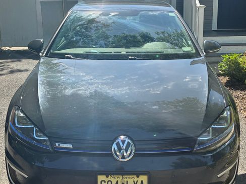 Used 2016 Volkswagen e-Golf SEL Premium FWD image 2