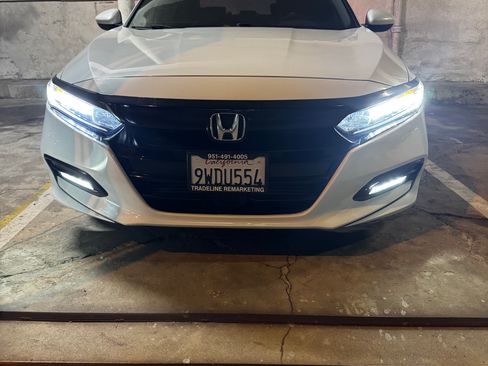 Used 2019 Honda Accord Sport image 2