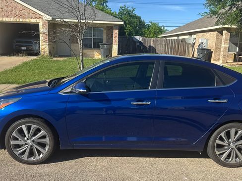 Used 2022 Hyundai Accent Limited image 4