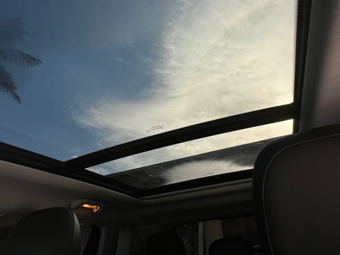 Used 2021 Jeep Compass Latitude w/ Sun and Sound Group image 14