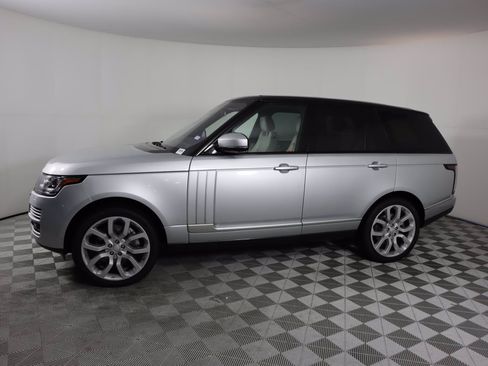 Used 2015 Land Rover Range Rover Supercharged image 2