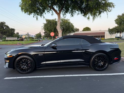 Used 2020 Ford Mustang GT Premium w/ GT Performance Package RWD image 4