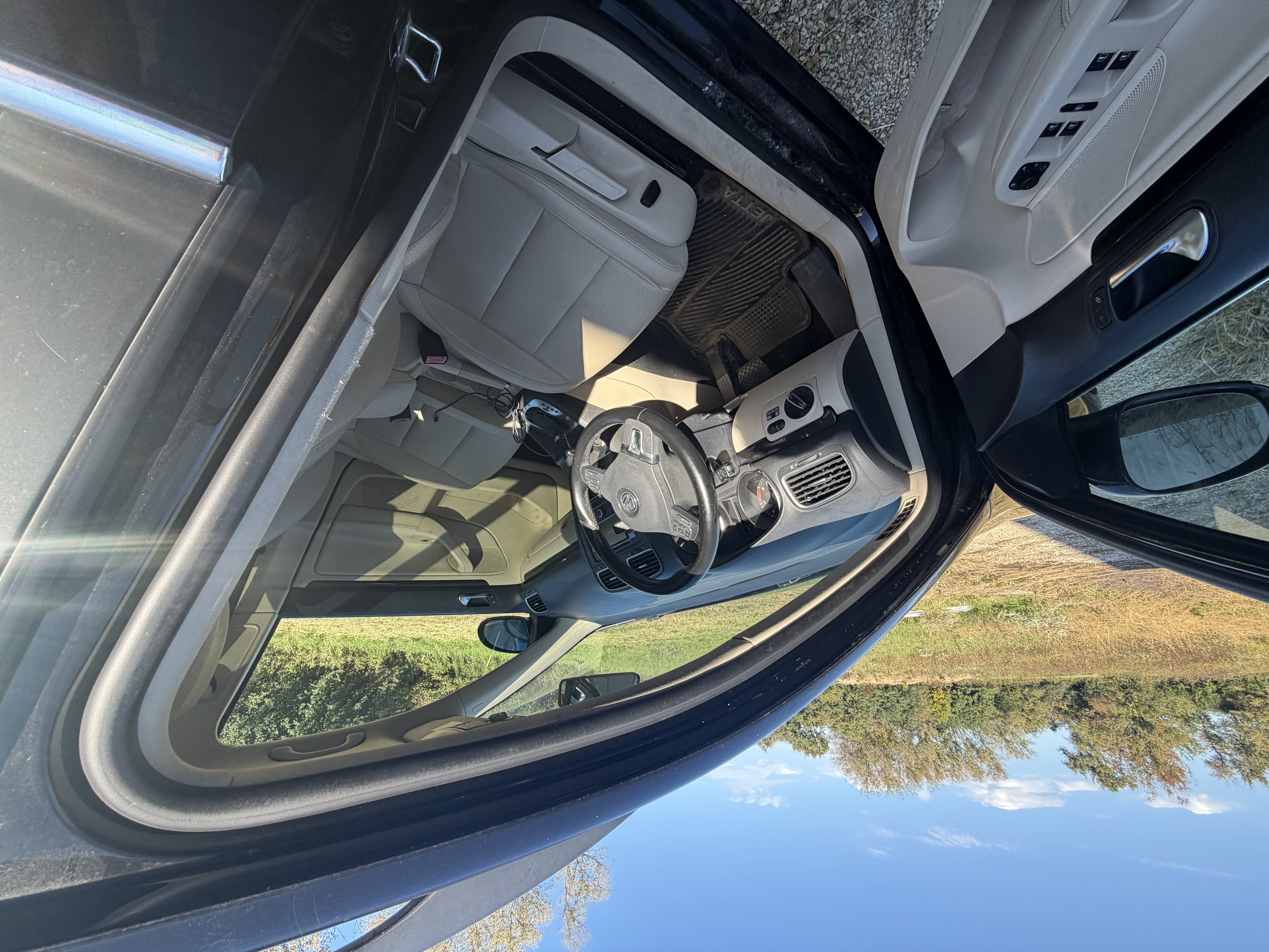 Used 2011 Volkswagen Jetta TDI FWD image 9