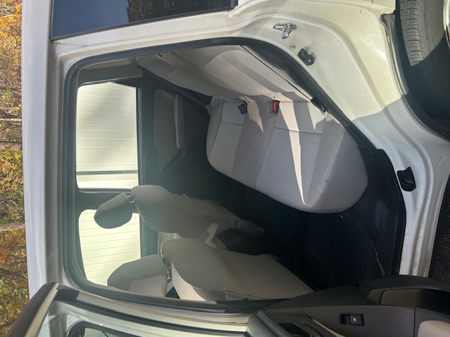 Used 2016 Subaru Forester 2.5i AWD/4WD image 8
