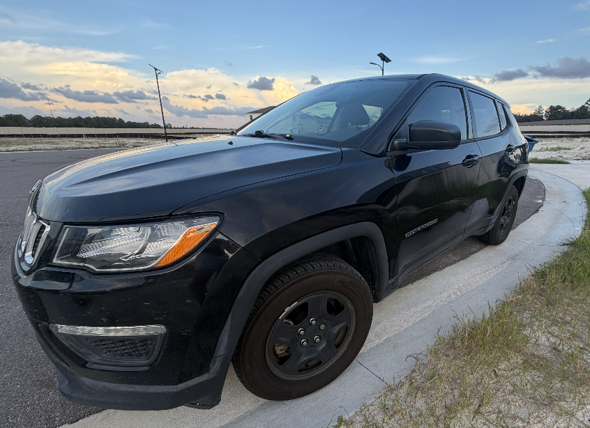 Used 2018 Jeep Compass Sport w/ Tech Group FWD image 5