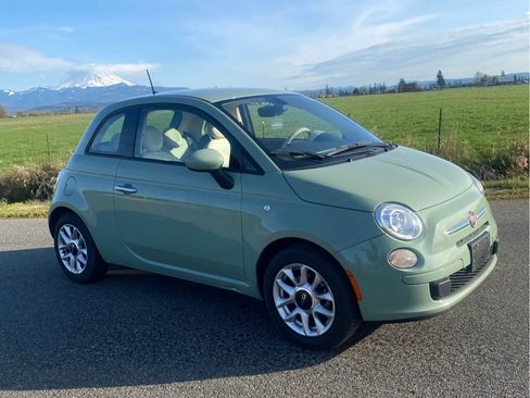 Used 2016 FIAT 500 Easy FWD image 2