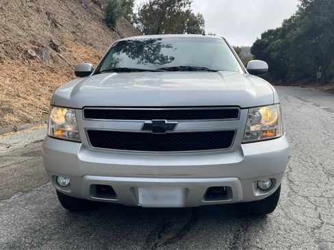 Used 2011 Chevrolet Tahoe LT AWD/4WD image 10