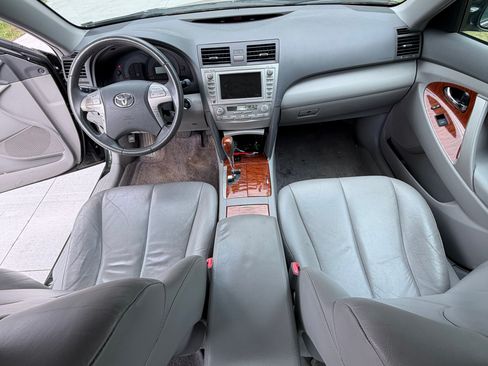 Used 2010 Toyota Camry XLE FWD image 9