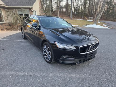 Used 2022 Volvo S90 B6 Momentum image 6