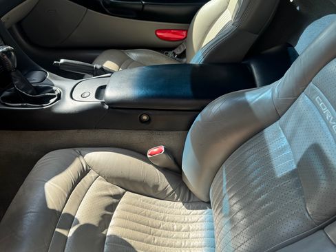 Used 1997 Chevrolet Corvette Coupe image 14