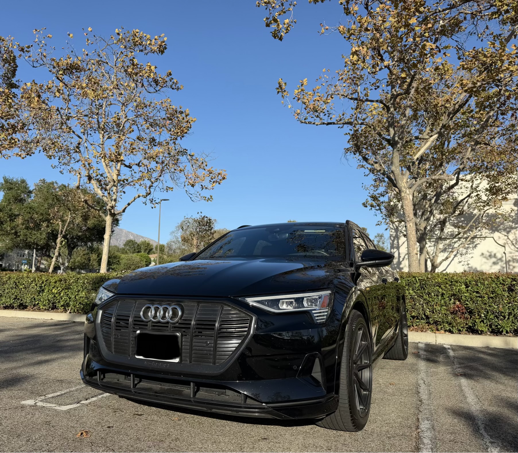 Used 2022 Audi e-tron Premium AWD/4WD image 4