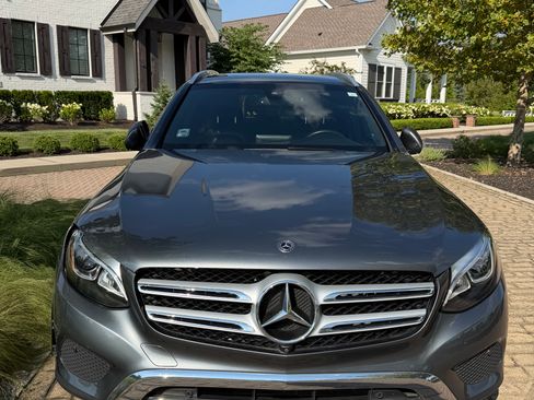 Used 2018 Mercedes-Benz GLC 300 4MATIC image 4