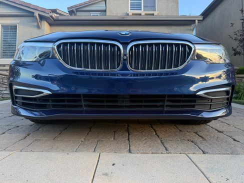 Used 2019 BMW 530e w/ Luxury Package RWD image 12
