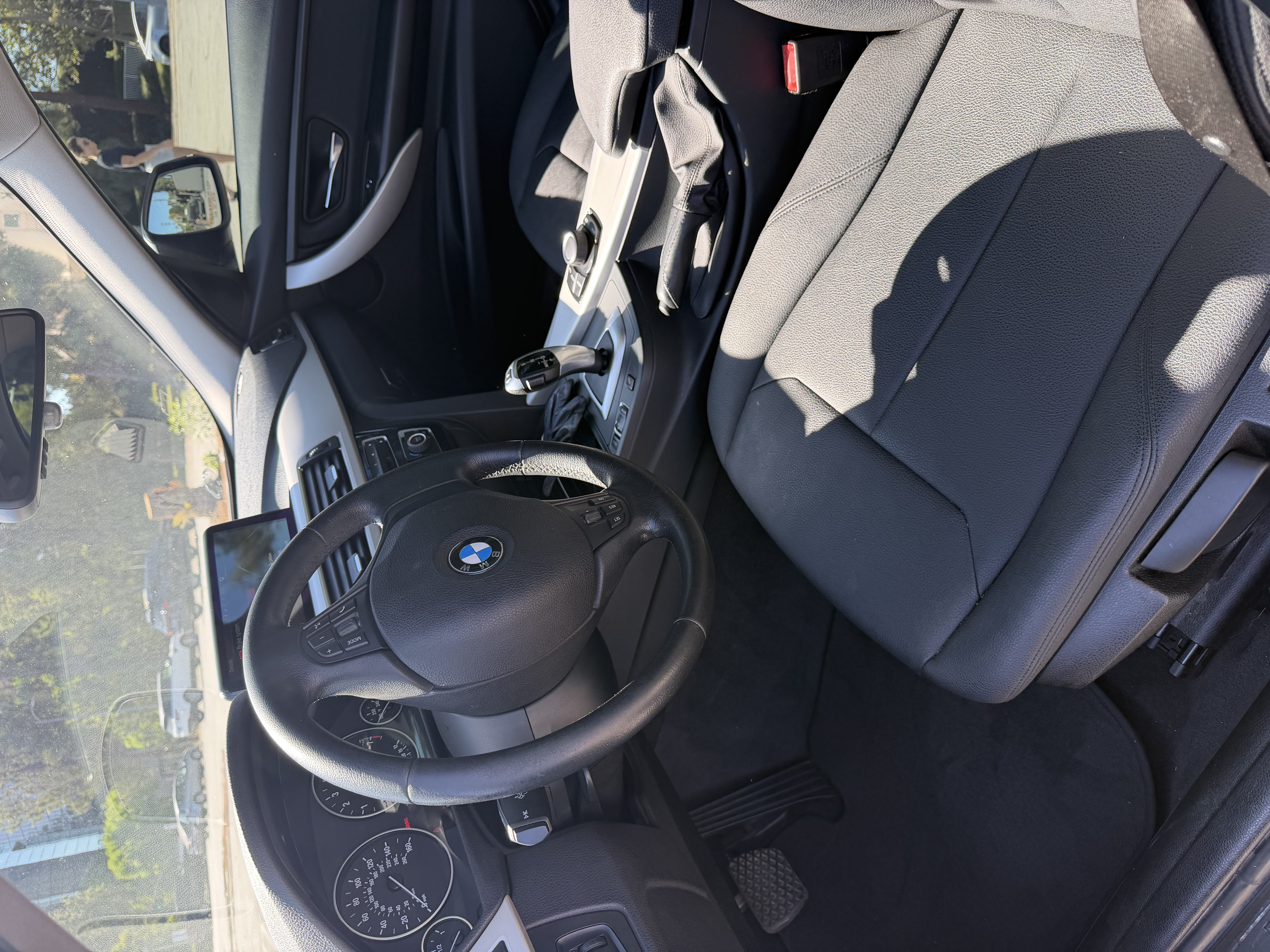 Used 2018 BMW 320i Sedan RWD image 13