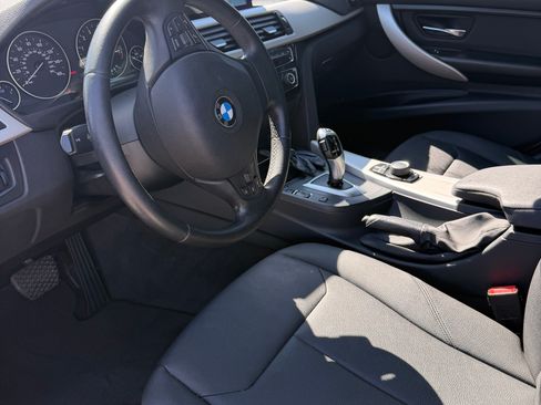 Used 2018 BMW 320i Sedan RWD image 13