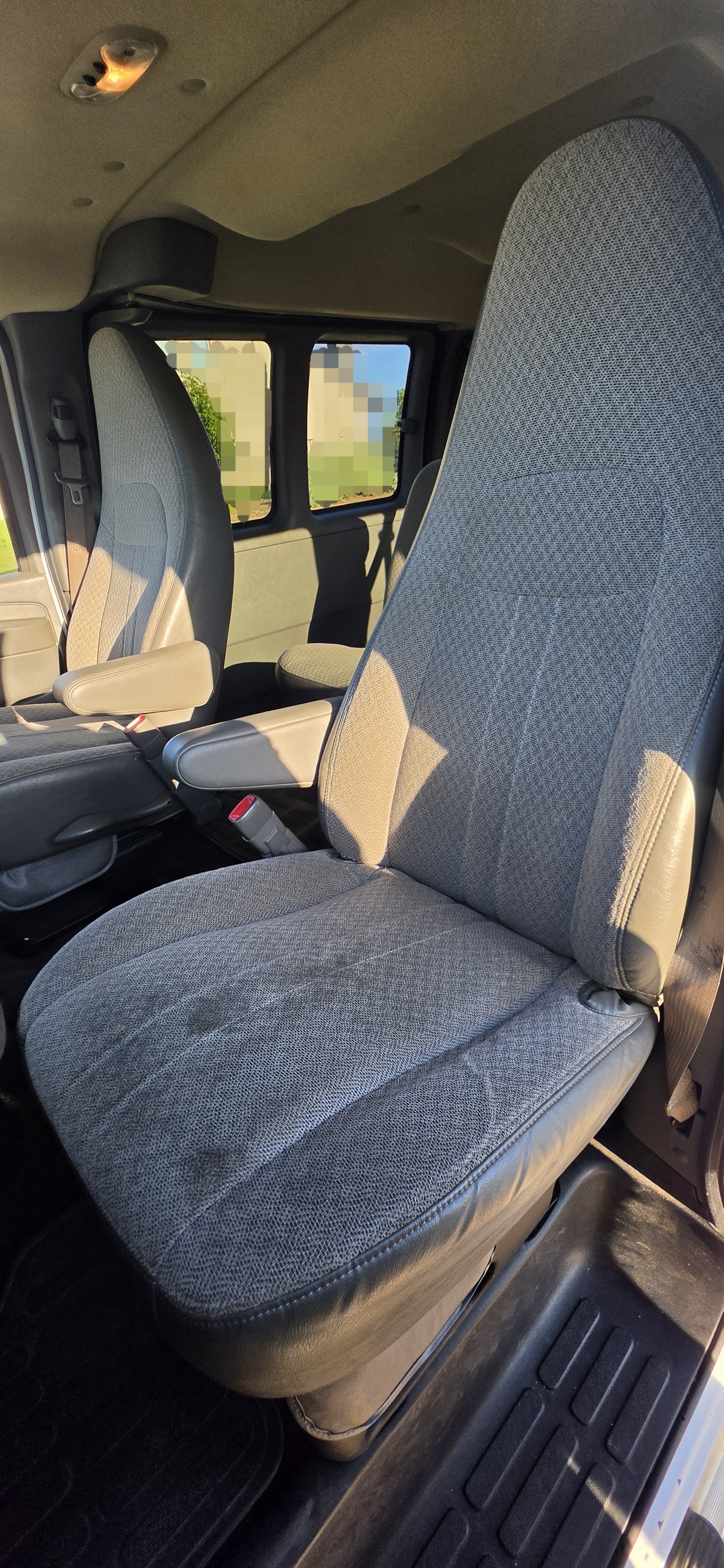 Used 2014 Chevrolet Express 3500 LT w/ LT Preferred Equipment Group RWD image 5