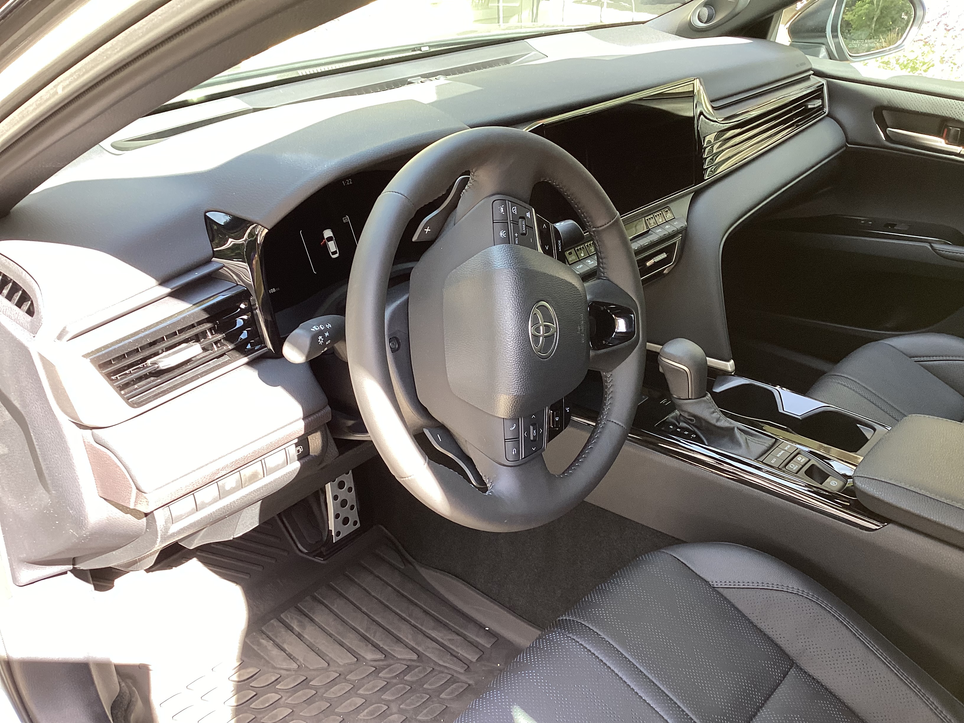 Used 2017 Chevrolet Malibu LT w/ Leather Package FWD image 6