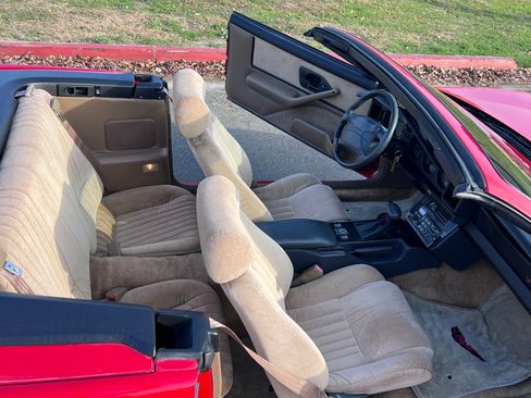 Used 1992 Pontiac Firebird Convertible image 12