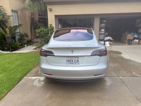 Used 2018 Tesla Model 3 Long Range RWD image 5