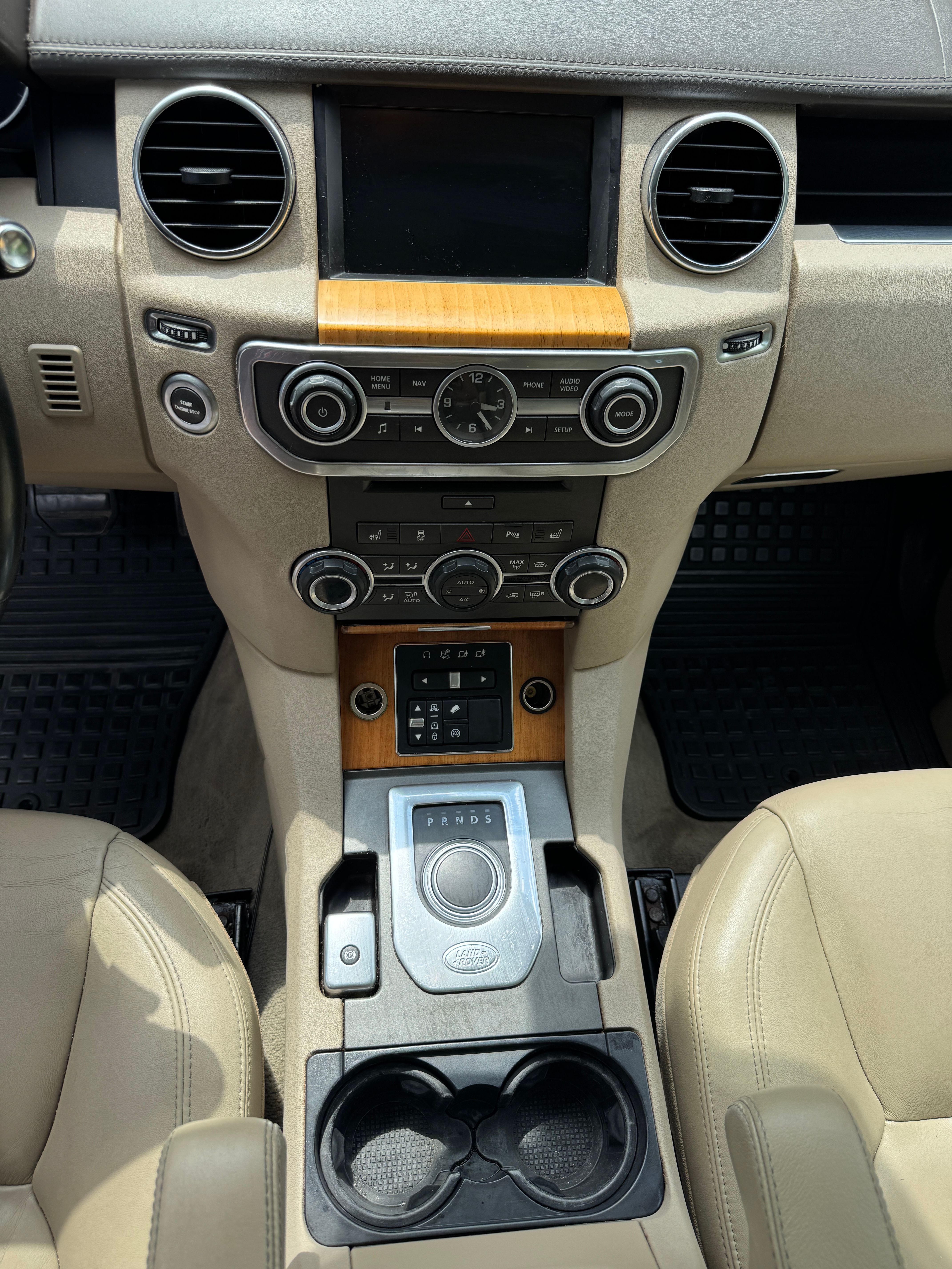 Used 2014 Land Rover LR4 HSE LUX AWD/4WD image 17