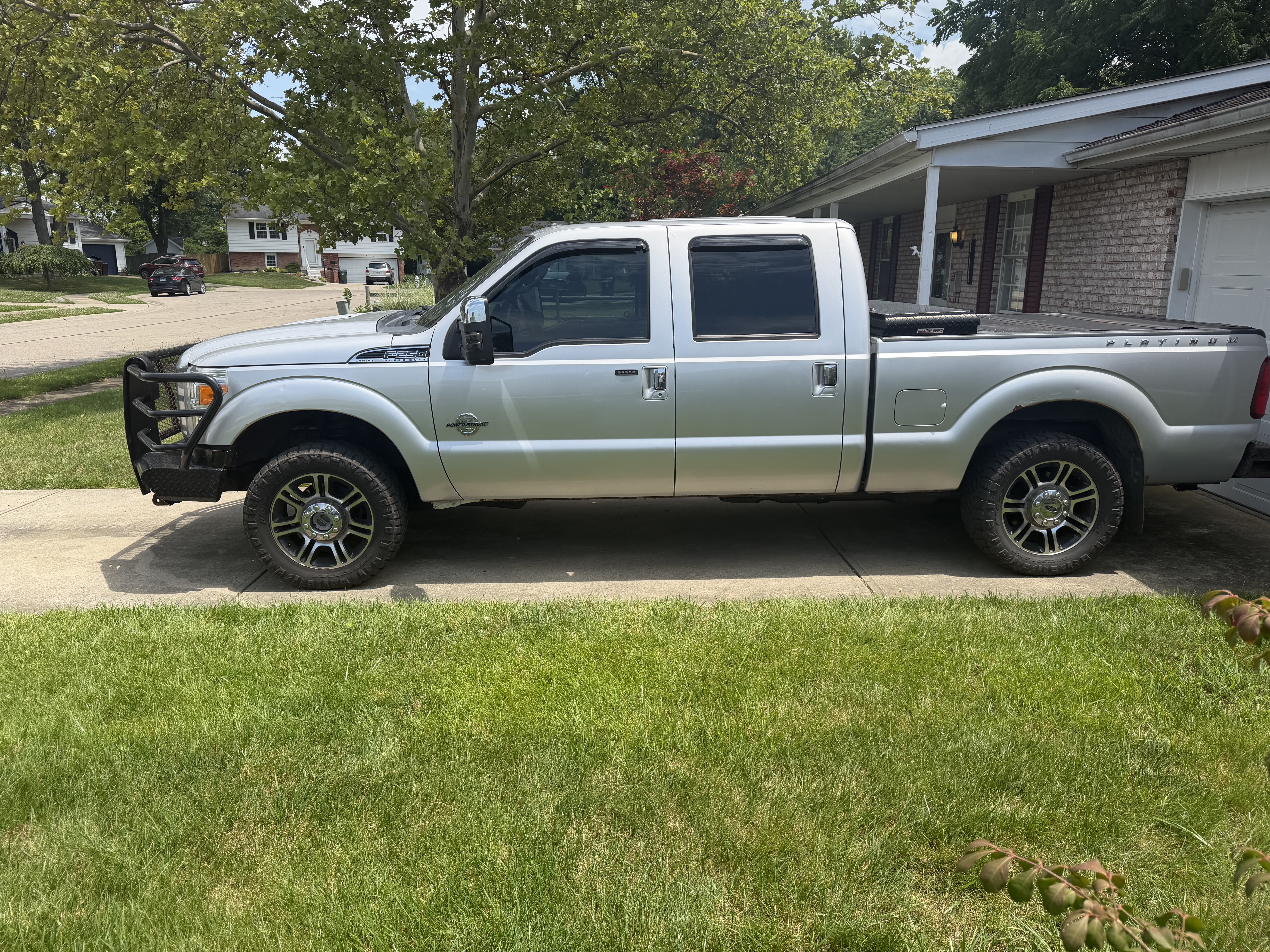 Used 2014 Ford F250 Platinum w/ Platinum Package AWD/4WD image 5