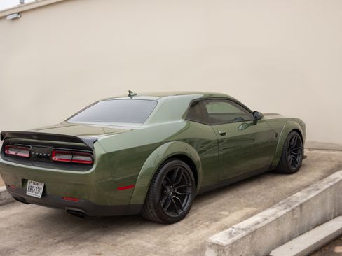 Used 2020 Dodge Charger SRT Hellcat w/ Harman/Kardon Audio Group image 5