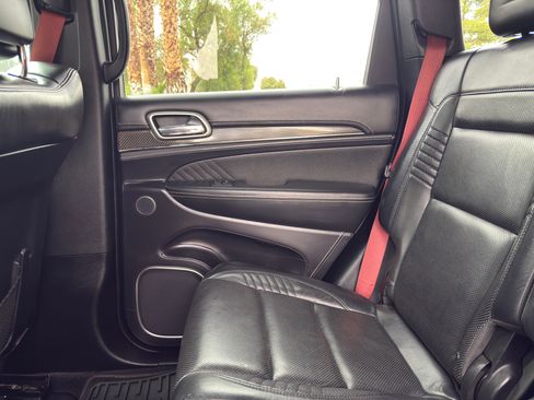 Used 2017 Jeep Grand Cherokee SRT AWD/4WD image 20