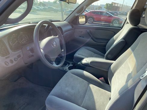 Used 2005 Toyota Sequoia SR5 w/ Convenience Pkg image 6