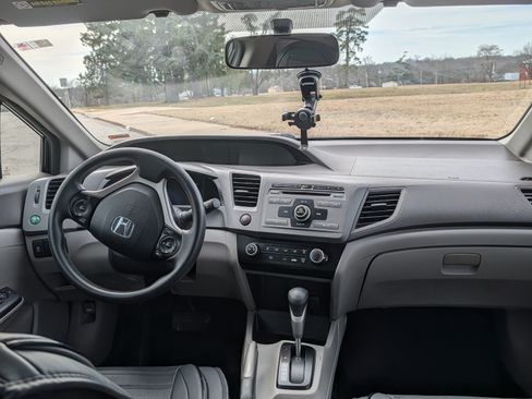 Used 2012 Honda Civic LX image 9