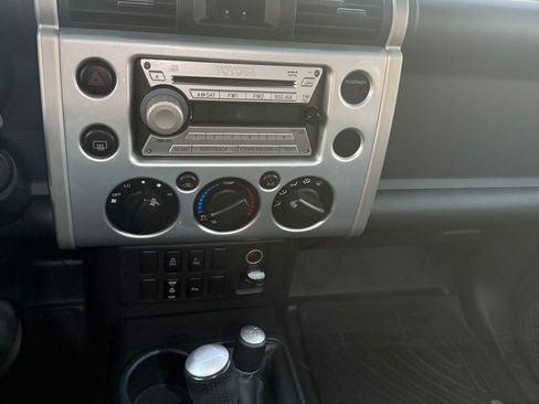 Used 2007 Toyota FJ Cruiser 4WD image 10