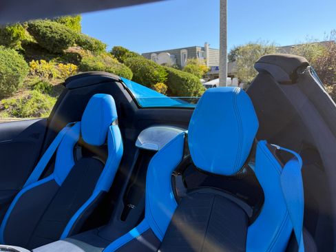 Used 2021 Chevrolet Corvette Stingray Premium Conv w/ Z51 Performance Package image 13