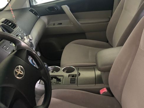 Used 2010 Toyota Highlander 2WD image 25
