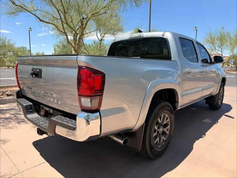 Used 2021 Toyota Tacoma SR5 RWD image 12