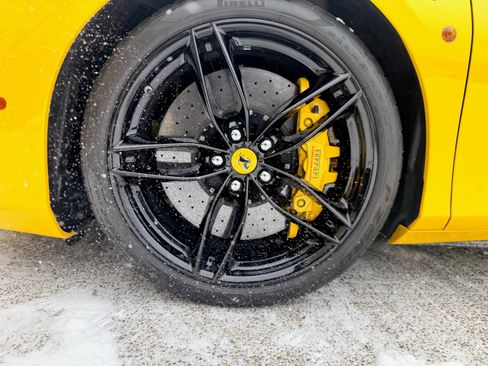 Used 2017 Ferrari 488 Spider image 15