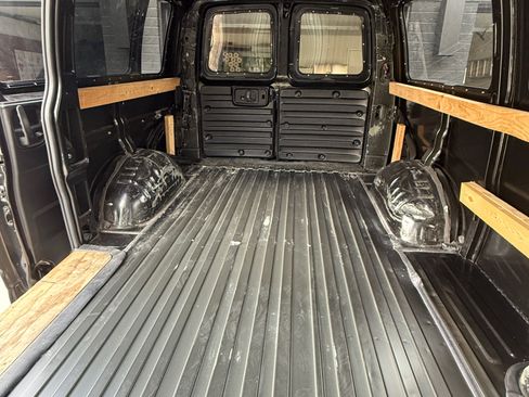 Used 2014 Chevrolet Express 1500 image 28