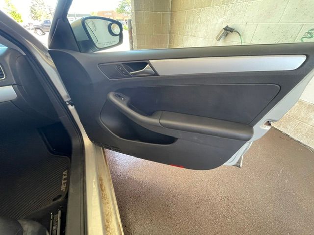 Used 2012 Volkswagen Jetta TDI FWD image 18