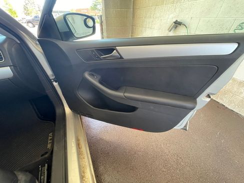 Used 2012 Volkswagen Jetta TDI FWD image 18