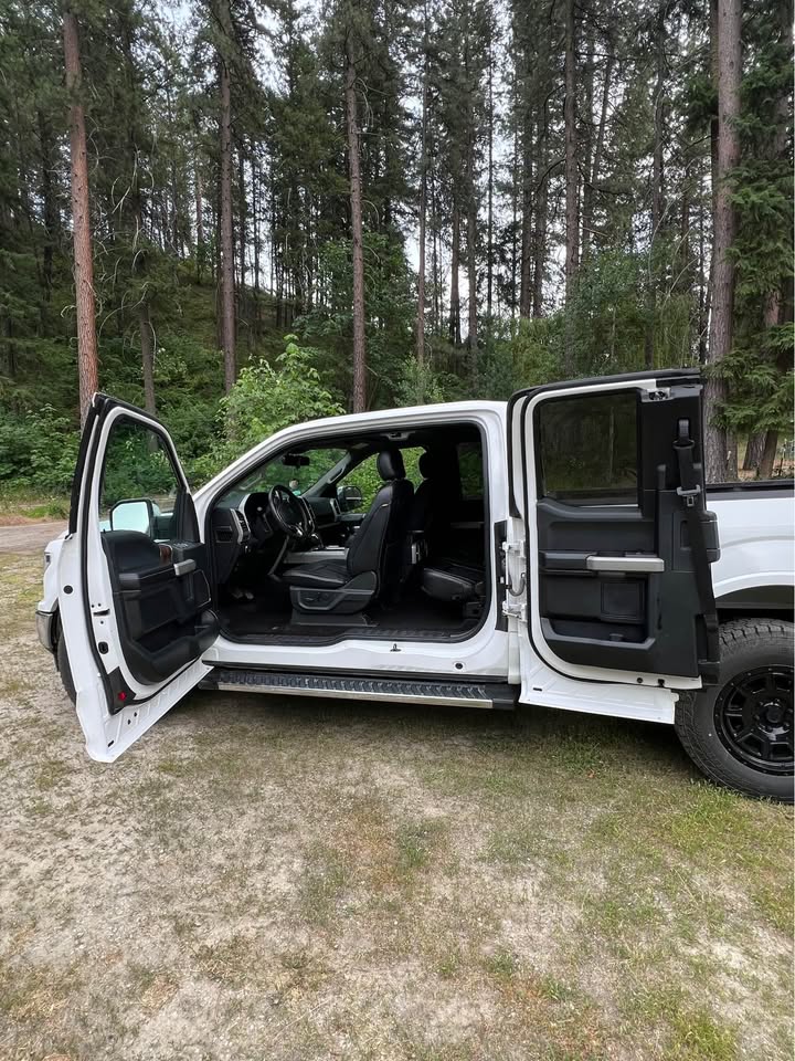 Used 2019 Ford F150 Lariat w/ Equipment Group 502A Luxury AWD/4WD image 11